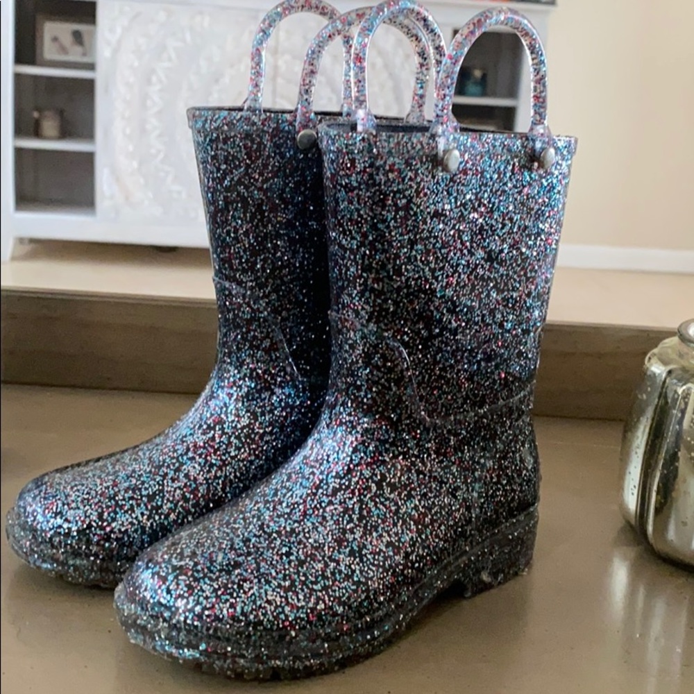 Toddler rain boots size 9